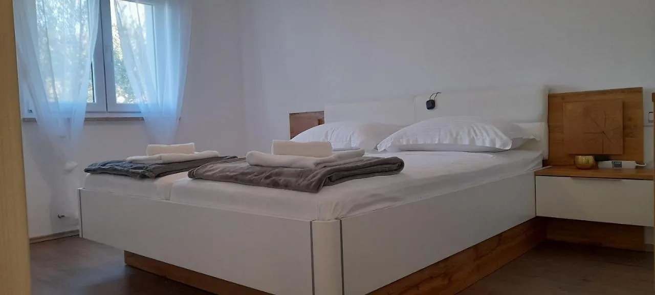 Holiday House Emjalemi بولا كرواتيا