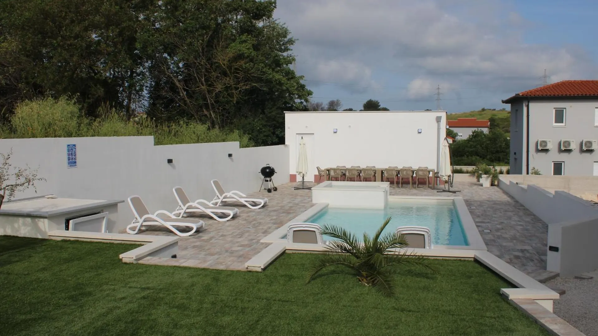 Holiday House Emjalemi بولا شقة