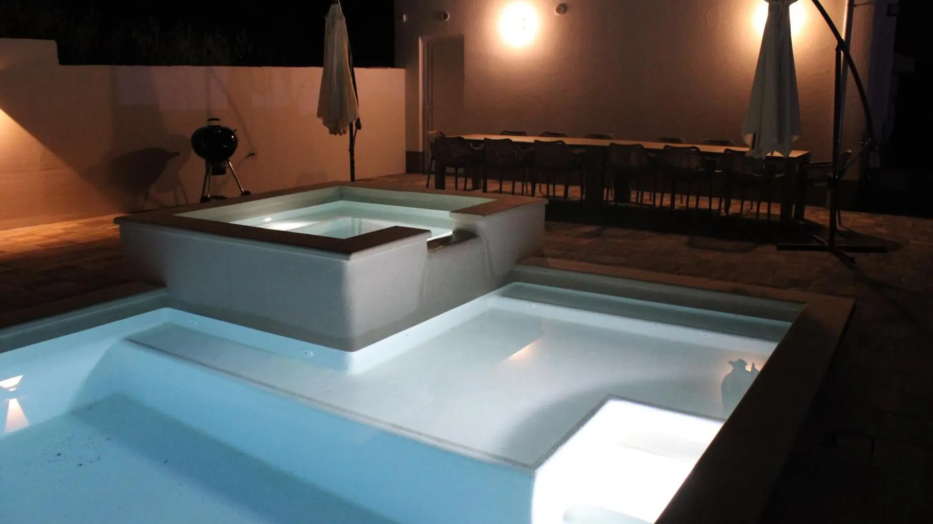 Holiday House Emjalemi بولا