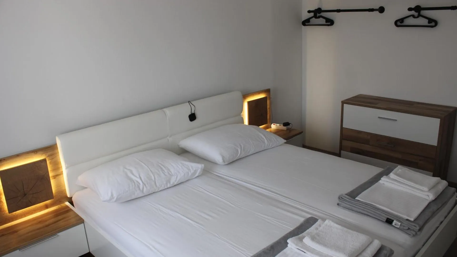 شقة Holiday House Emjalemi بولا
