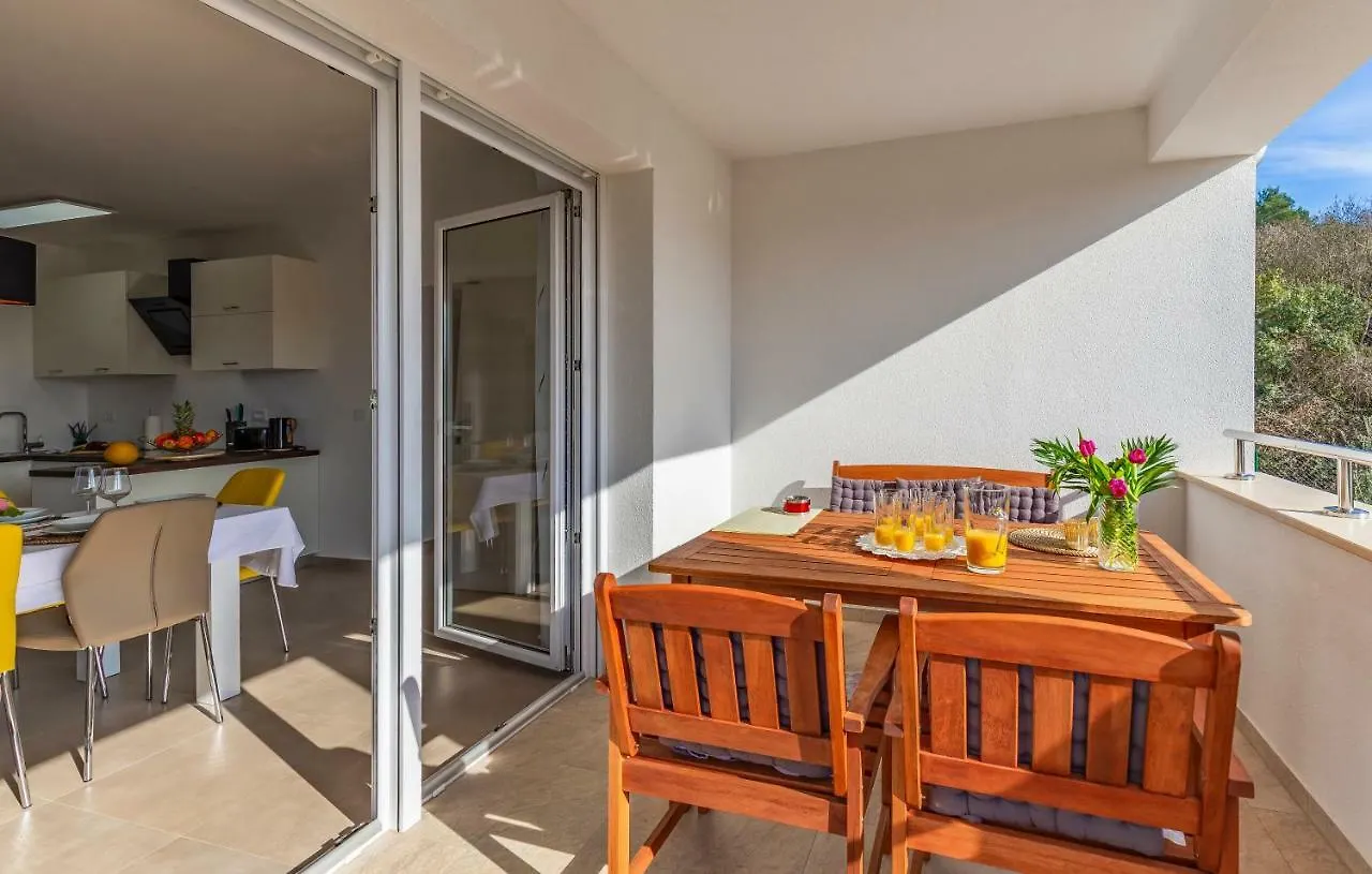 Apartment Holiday House Emjalemi Pula Croatia