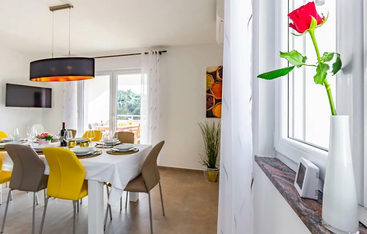 פולה Holiday House Emjalemi דירה
