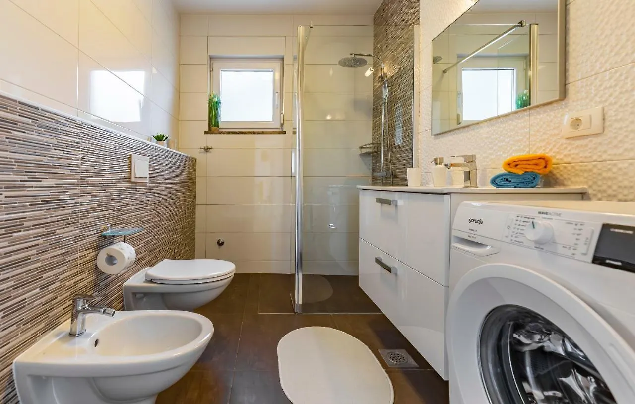 פולה Holiday House Emjalemi