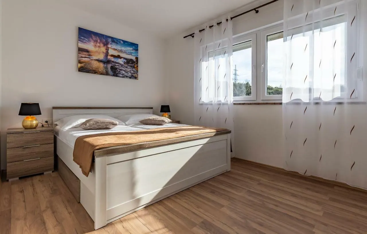 פולה Holiday House Emjalemi קרואטיה
